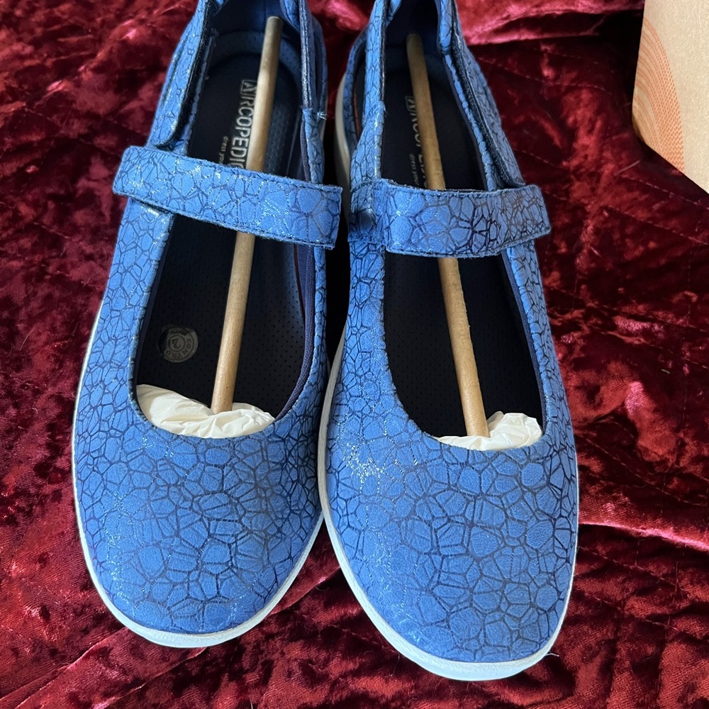 Arcopedico women’s Blue Shoes.  European size 40 which equates to women’s 9-9.5 - Picture 2 of 4